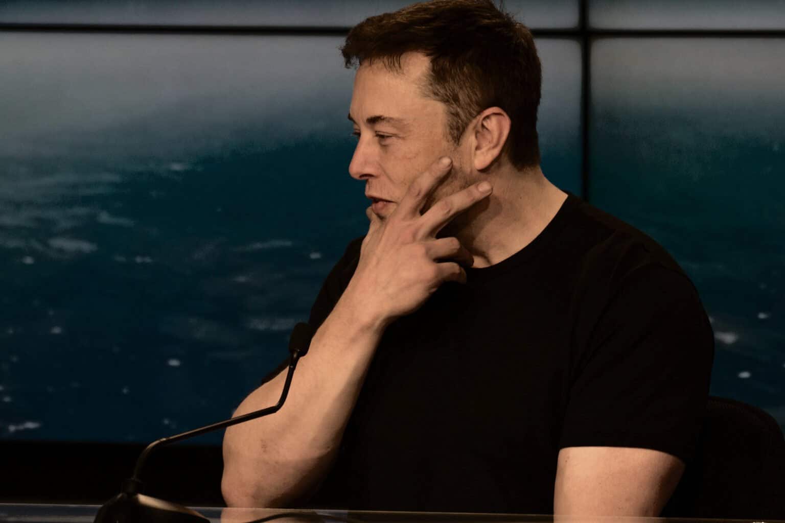 Is Elon Musk Left Handed?