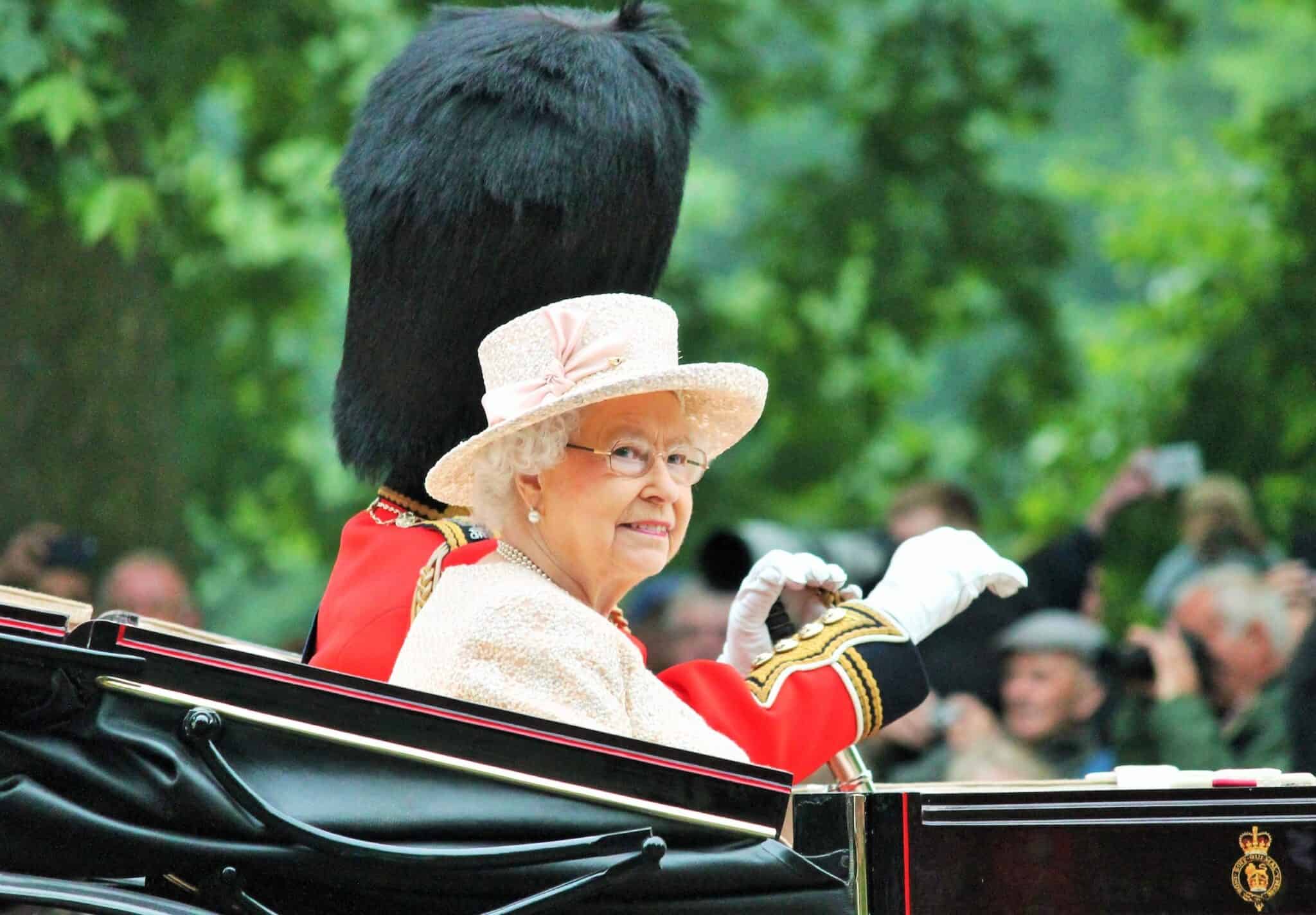 Does Queen Elizabeth II Wear Dentures?