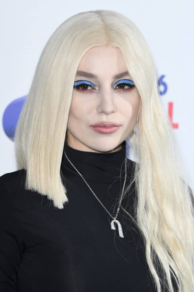 ava max haircut