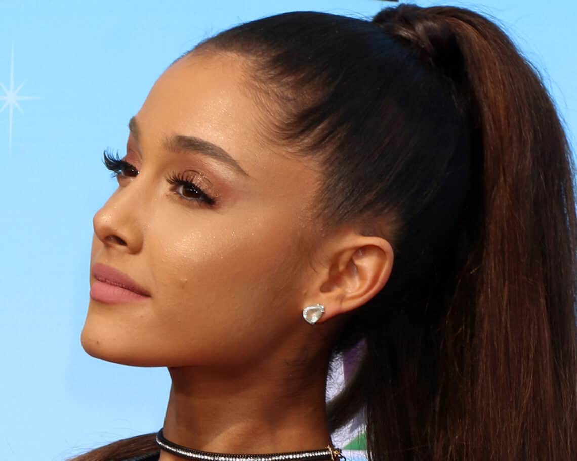 Ariana Grande's Silver Hair and Blue Eyes: A Look at Her Iconic Style - wide 10