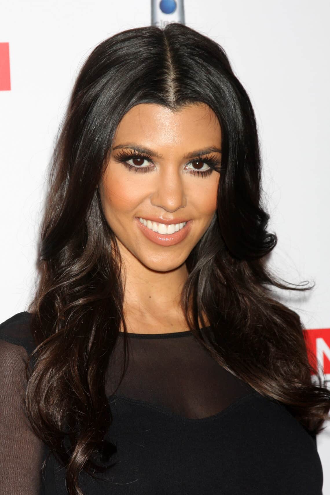 What Makeup Does Kourtney Kardashian Use?
