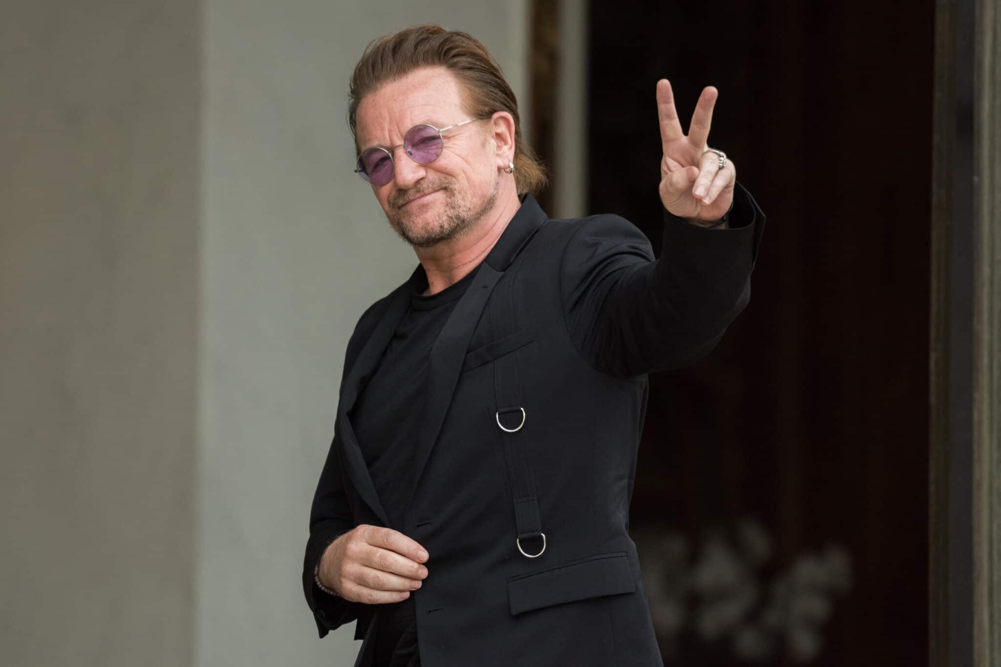 how-does-bono-stay-in-shape