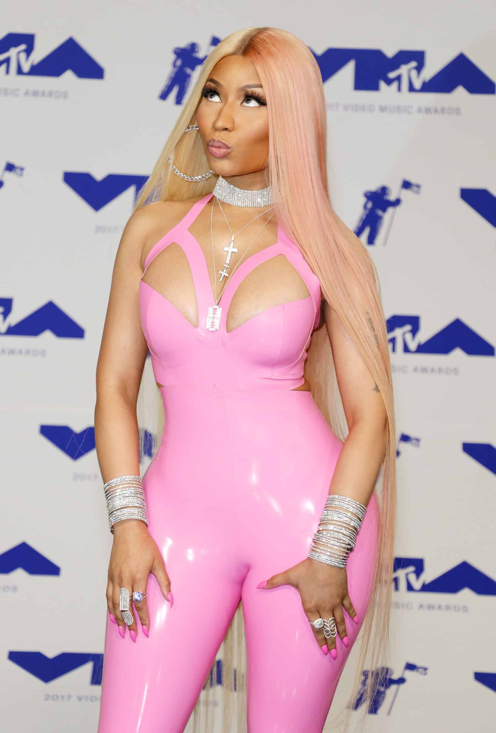 What Makeup Does Nicki Minaj Wear?