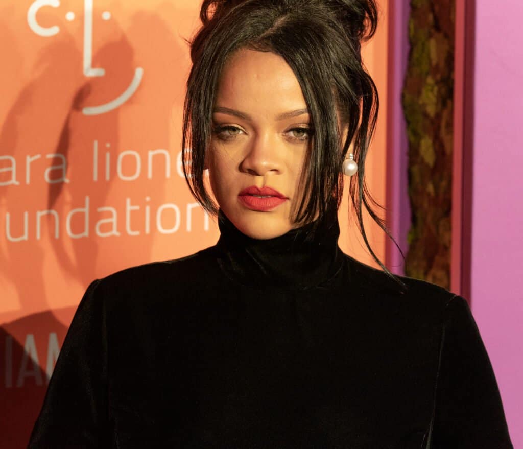 What Perfume Does Rihanna Wear?