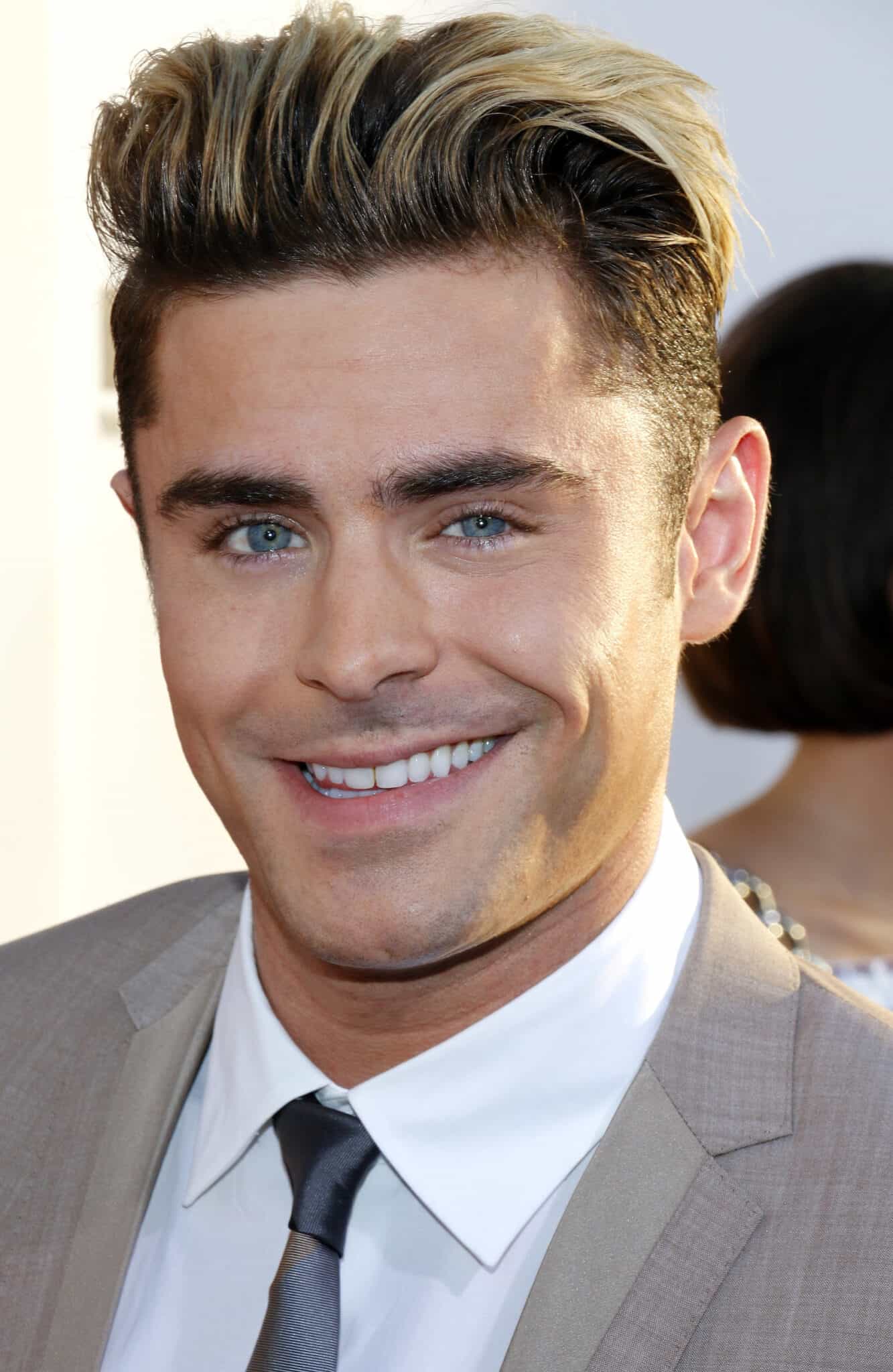 What Cologne Does Zac Efron Wear?