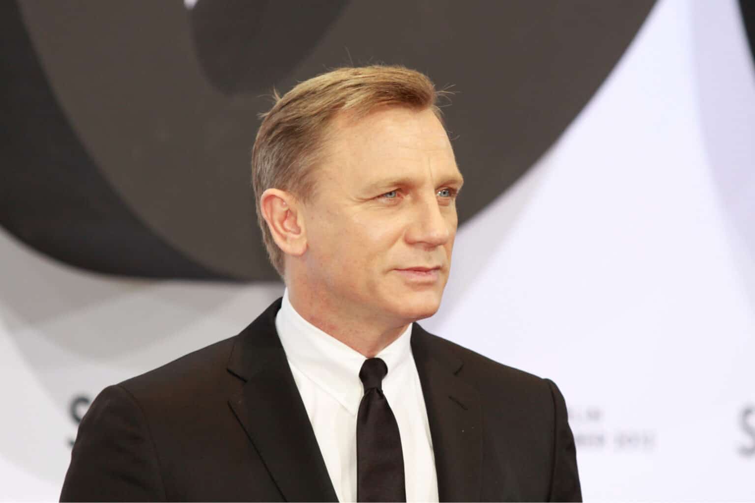 What Cologne Does Daniel Craig Wear?