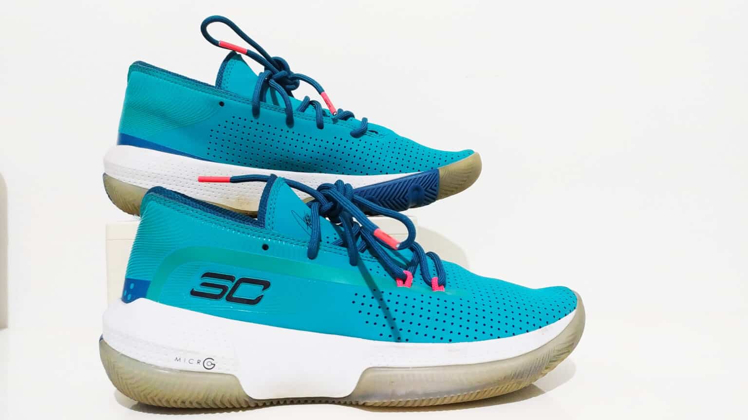 What Shoes Does Stephen Curry Wear?