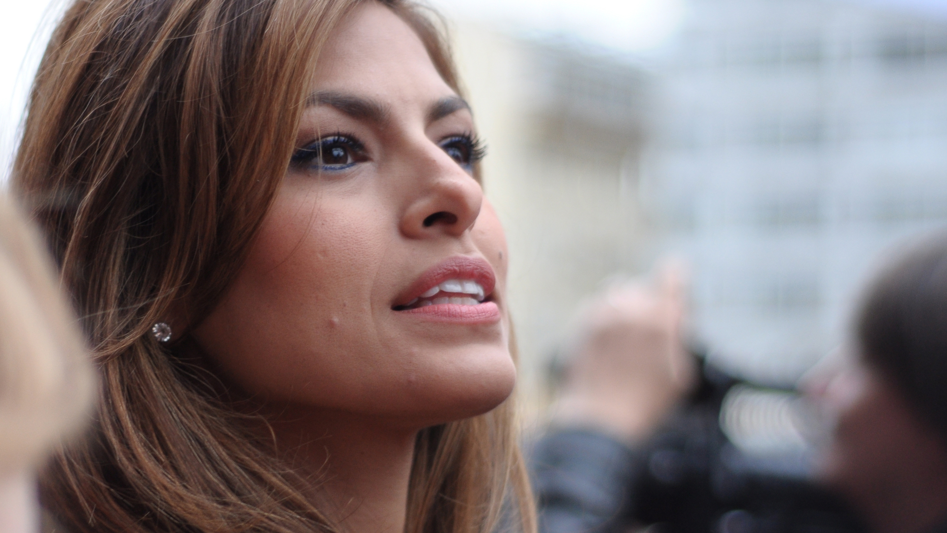 Does Eva Mendes Speak Spanish