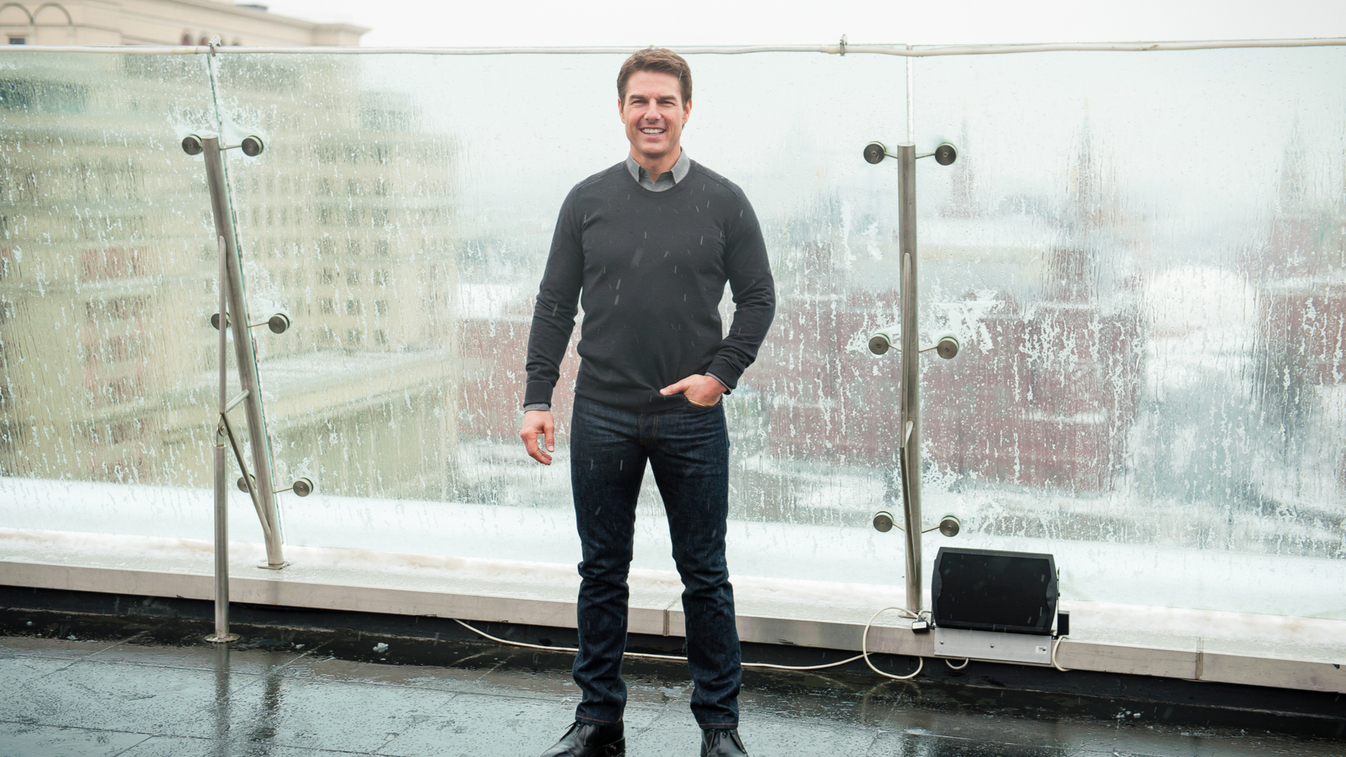 tom cruise how tall in feet